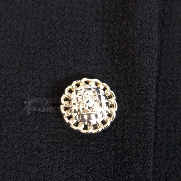 NWOT Karl Lagerfeld black blazer size 2 - Picture 3 of 9